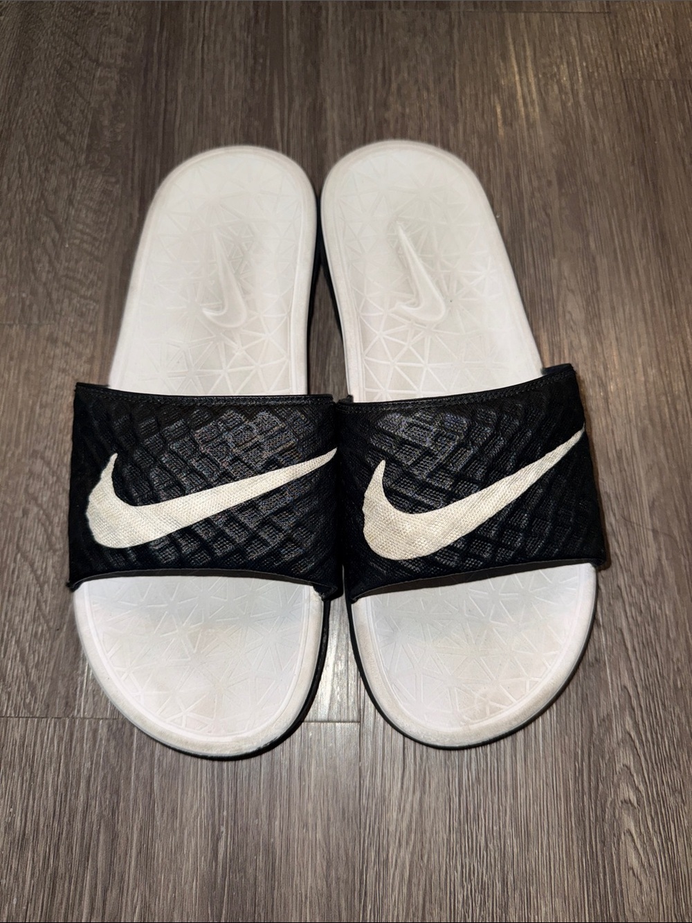Nike Benassi Solarsoft Slides